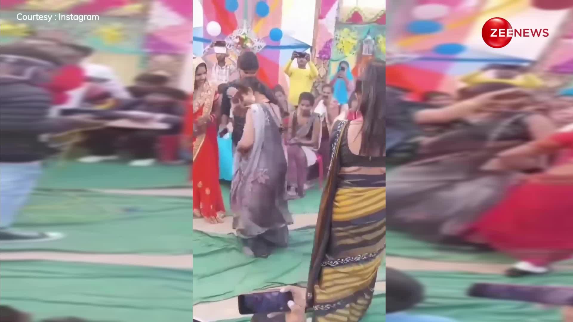 Bhabhi Dance: भोजपुरी गाने पर भाभियों  ने ऐसे उछल- उछलकर किया डांस,लोग रह गए हैरान