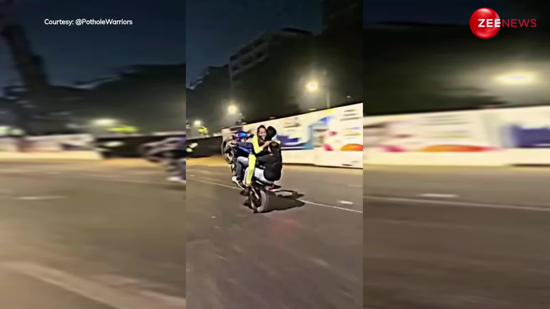 Viral Video: एक लड़की आगे, एक पीछे.... बाइक से लड़के ने किया ऐसा स्टंट, देख लोगों को आ गया गुस्सा..