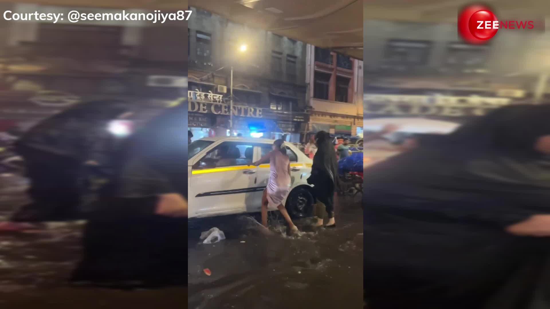 सड़क पर पानी भरा तो कूद-कूद कर डांस करने लगी 'पापा की जलपरी', Video देख लोग बोले 'ये सब करने की हिम्मत चाहिए'