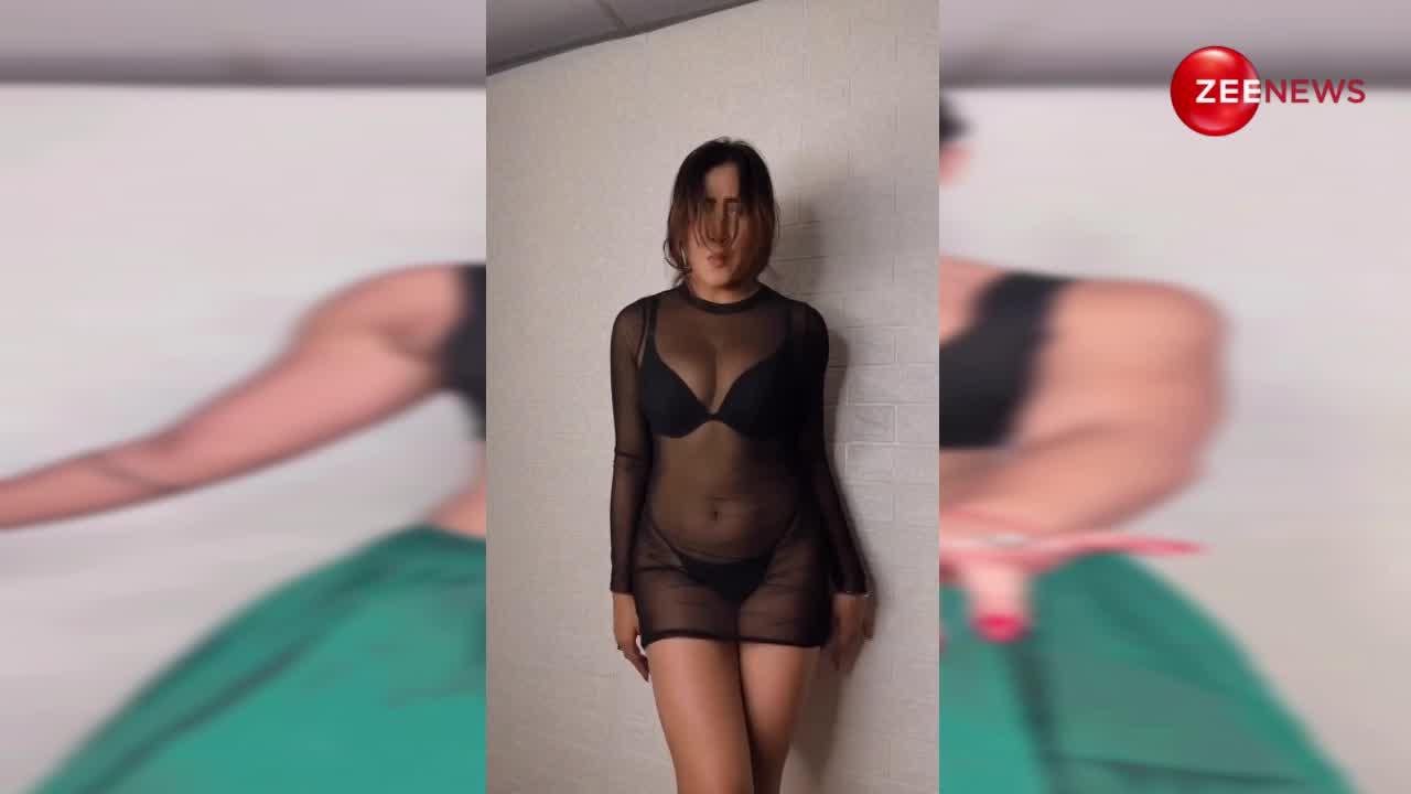 Sofia Ansari ने साउथ के इस फेमस गाने पर पार की अश्लीलता की सारी हदें, बस ब्रालेट पहन शेयर कर दी प्राइवेट वीडियो