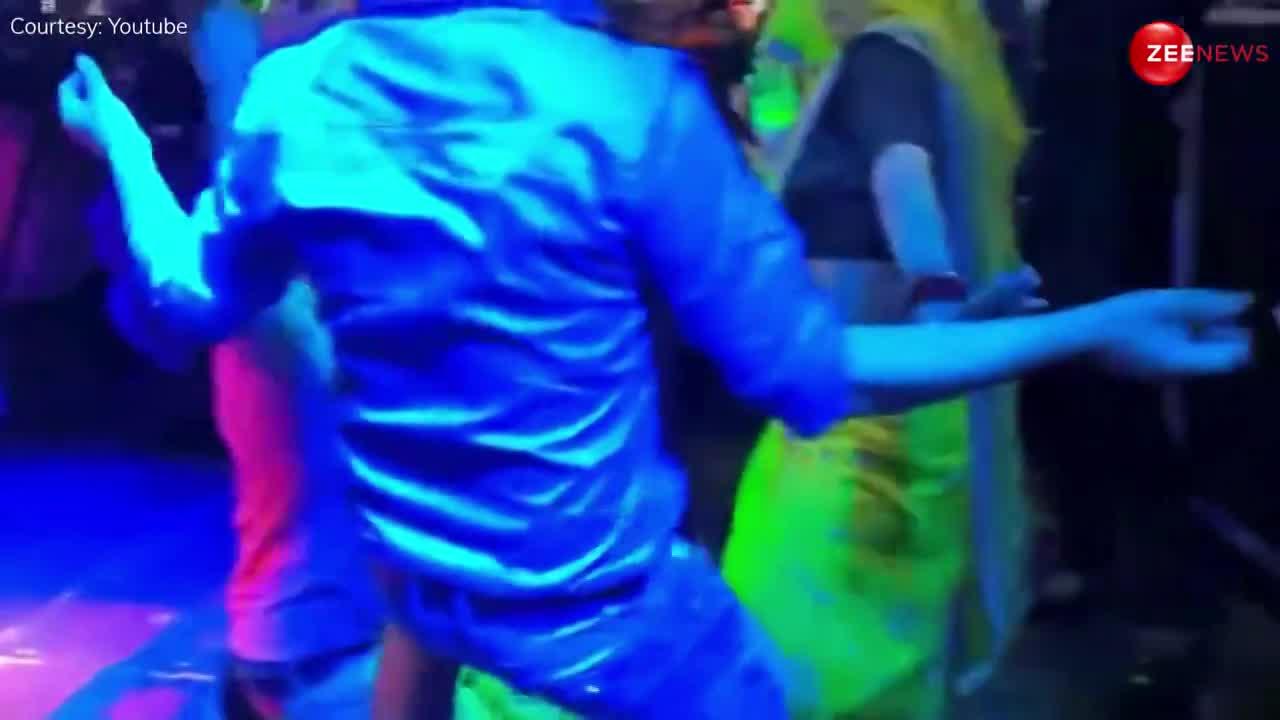 Desi Bhabhi Hot Dance: साड़ी पहन डीजे पर ऐसी नाची देसी भाभी, देखते रह गए मेहमान...