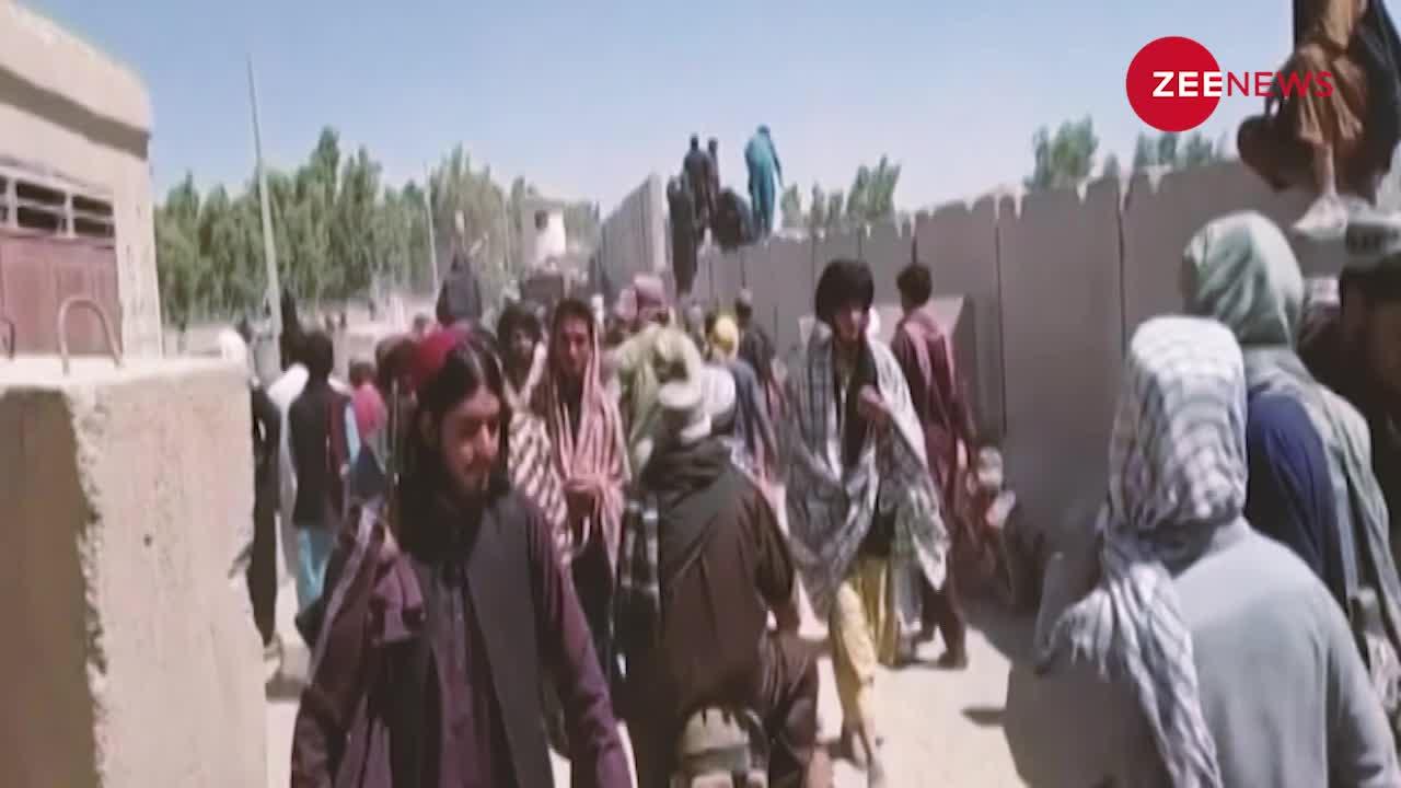 Taliban ने की बेशर्मी की सभी हदें पार, कोरोना वैक्सीन पर लगाई रोक