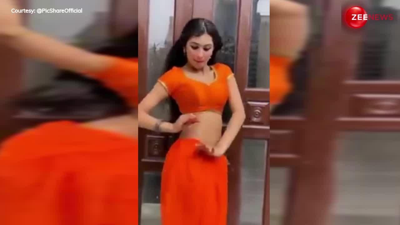 Bhabhi Sexy Room Dance: पल्लू को नीचे पटक कर भाभी ने अकेले कमरे में किया बेहद हॉट डांस, कातिल अदाएं देख आशिकों के दिल में बज गई घंटी