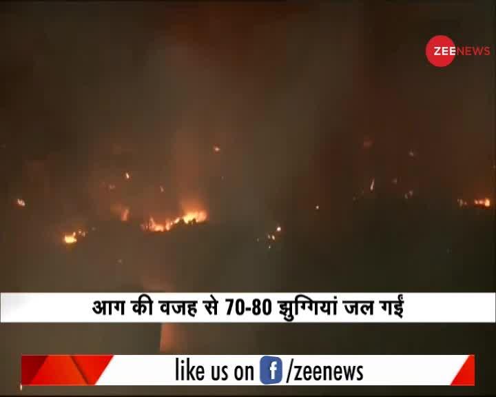 दिल्ली के शाहबाद दौलतपुर इलाकी की झुग्गियों में लगी आग