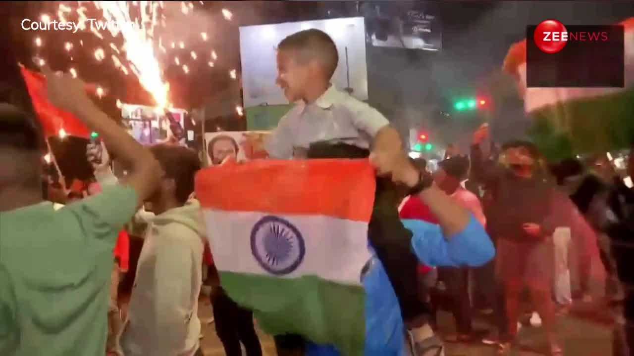 पुणे के गुड लक चौक पर फैंस ने खूब मनाया भारत की जीत का जश्न, देखें वायरल वीड‍ियो