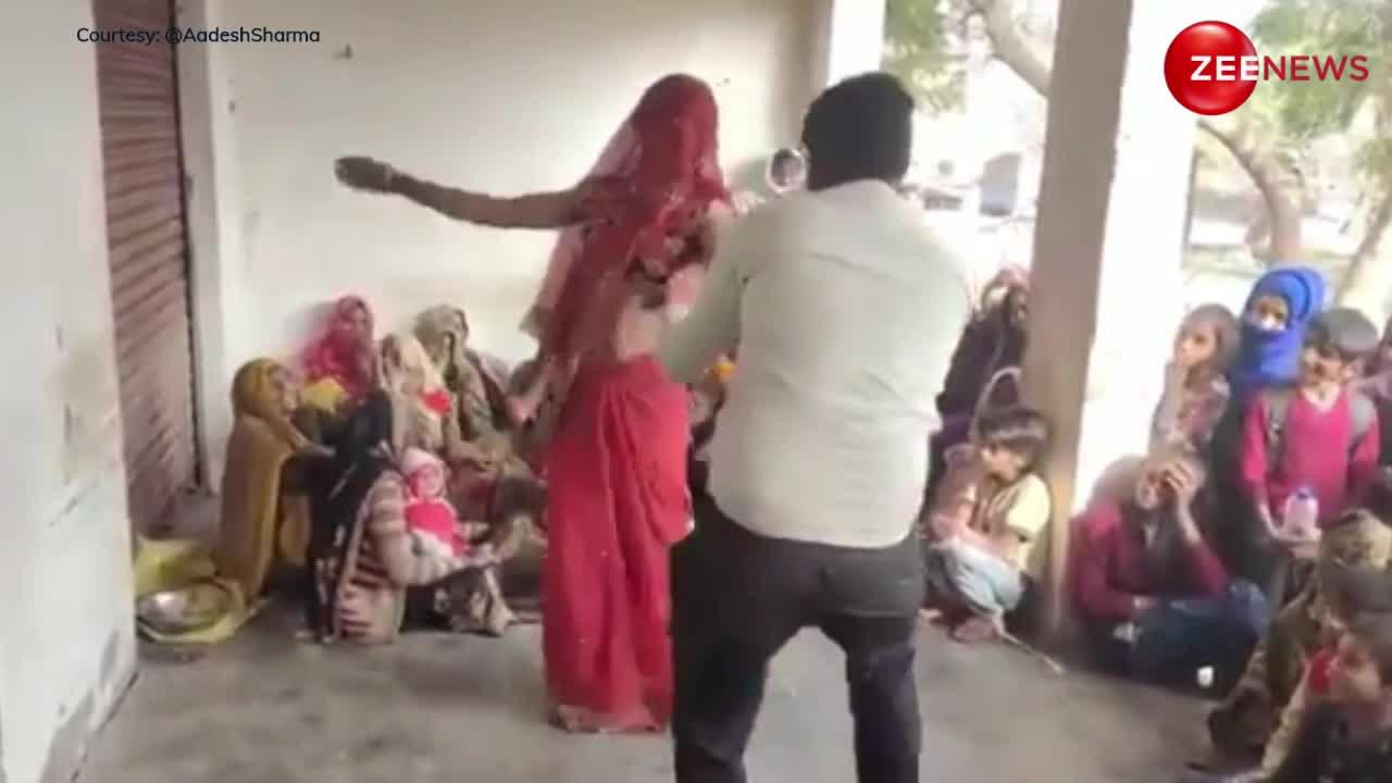 Devar Bhabhi Dance: गांव के छोटे बच्चों के सामने देवर-भाभी ने किया अश्लील डांस, देख बोले लोग- कुछ तो शर्म कर लो
