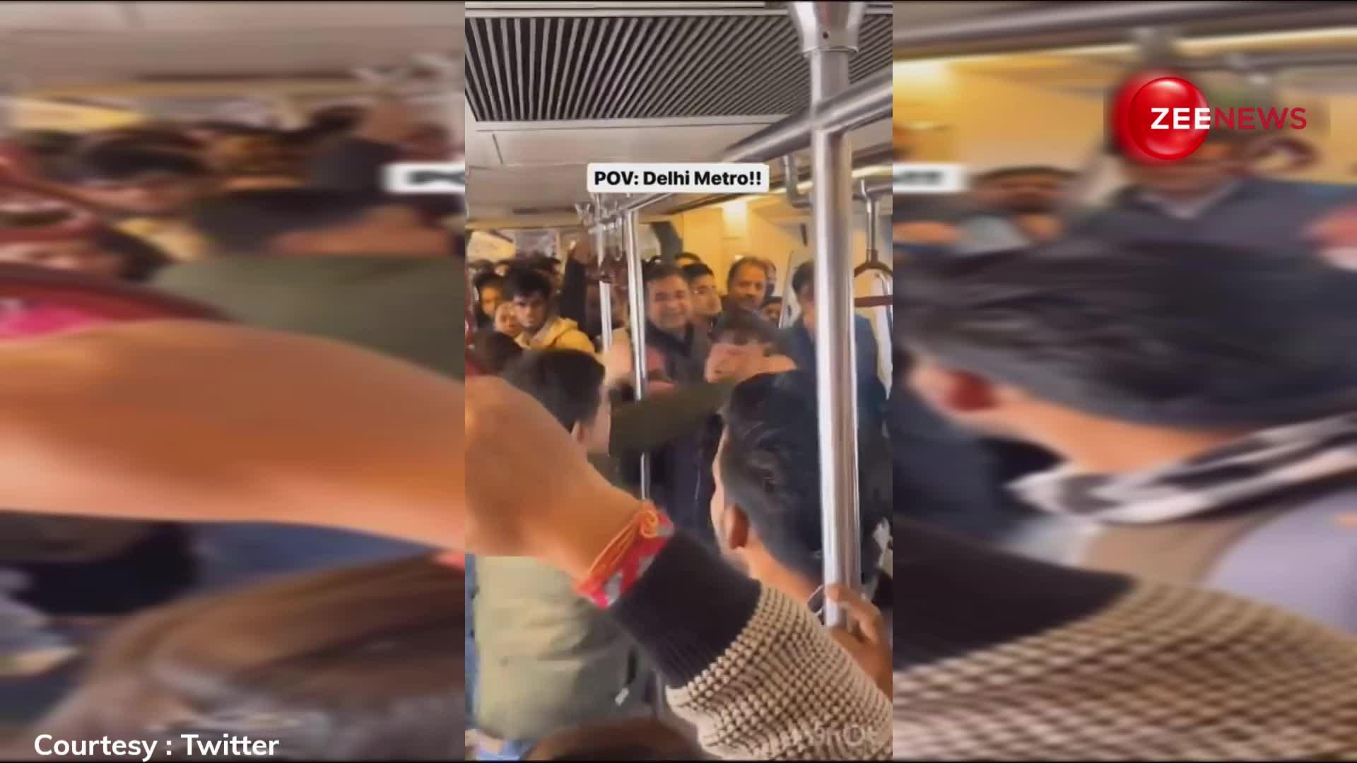 दिल्ली मेट्रो में दो शख्स के बीच हुई हाथा-पाई, WWE जैसे चलने लगे मुक्के-लात