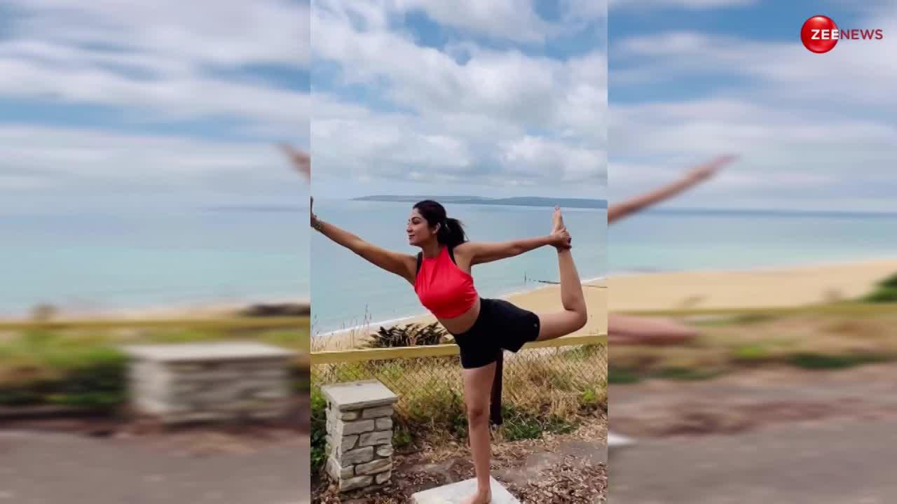 Shilpa Shetty ने समुद्र किनारे पत्थर पर खड़े होकर किया योगा, 48 साल की उम्र में भी दिखी गजब की Flexibility