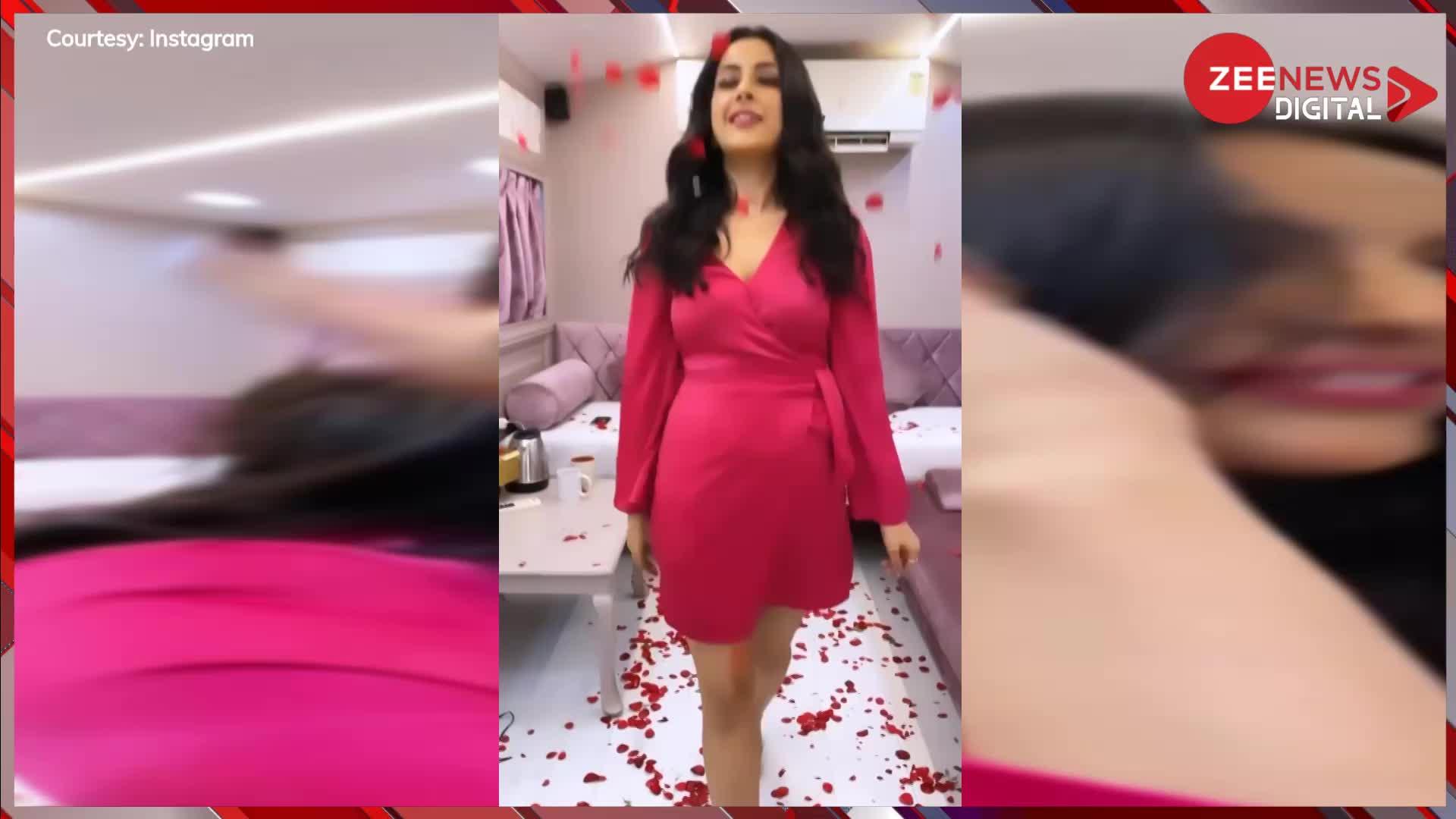 Shehnaaz Gill के इस वीडियो ने इंटरनेट पर लगाई आग, पिंक ड्रेस में लग रही है बेहद हॉट