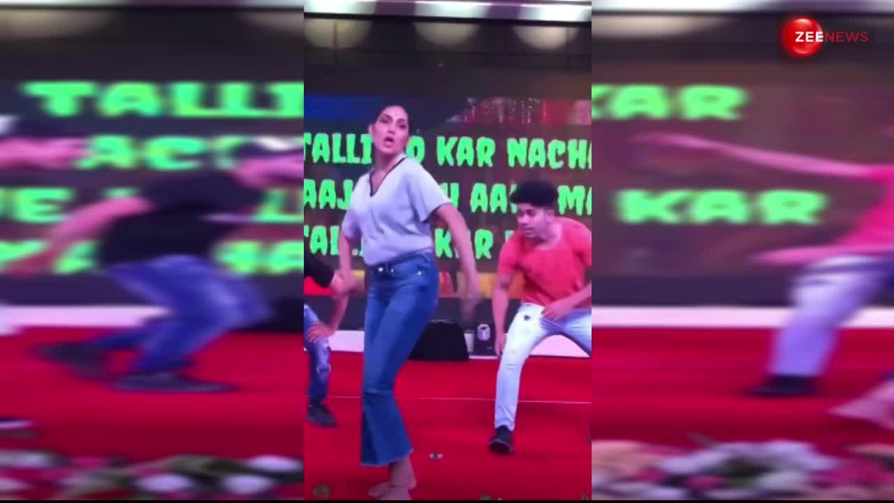 Sapna Choudhary का डांस प्रैक्टिस करते हुए पुराना वीडियो हुआ वायरल, 2 लड़कों के बीच खड़े होकर कर डाले ऐसे-ऐसे स्टेप्स; देख फूटा लोगों का गुस्सा