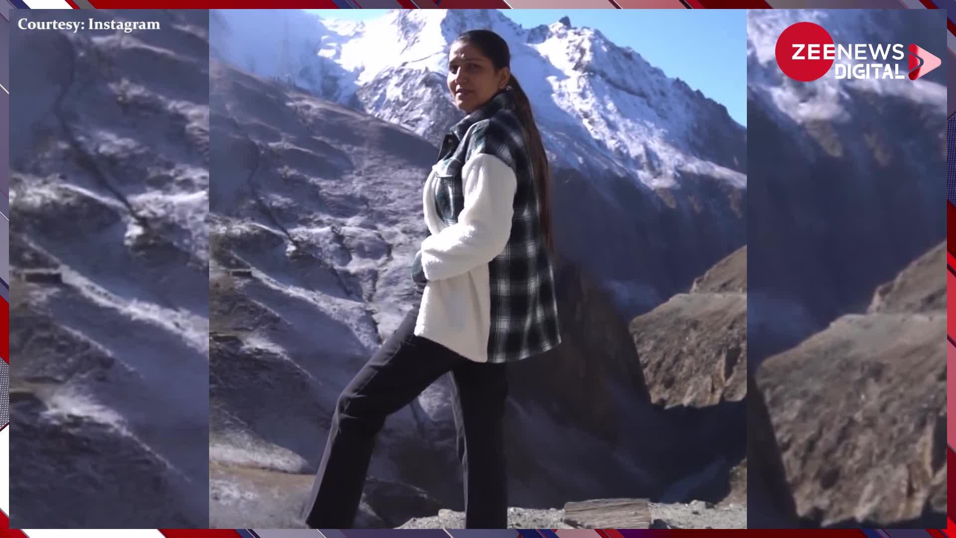 Sapna Choudhary बनी गब्बर, पहाड़ की चोटी पर खड़े होकर बोली-'जो डर गया वो मर गया'