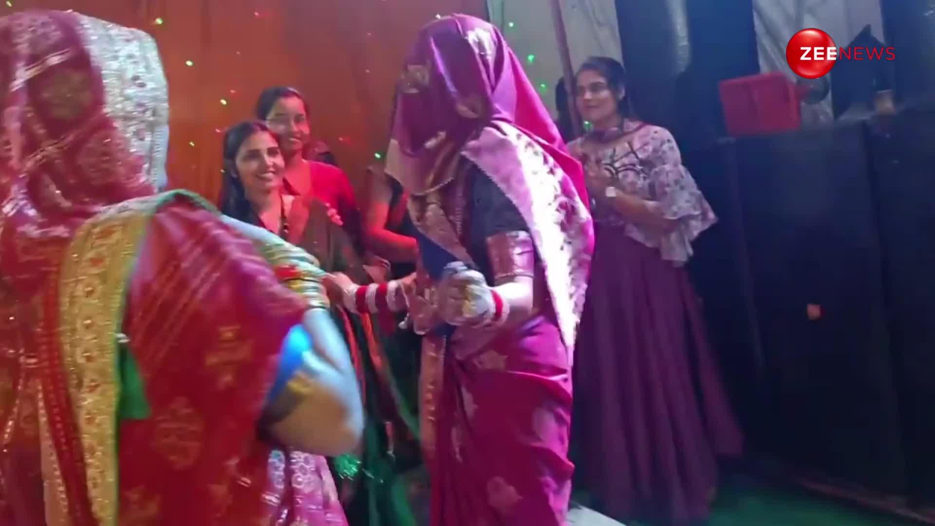 गांव की देसी भाभियों ने Sapna Choudhary के गाने पर किया झन्नाटेदार डांस, देख लग गई लोगों की भीड़