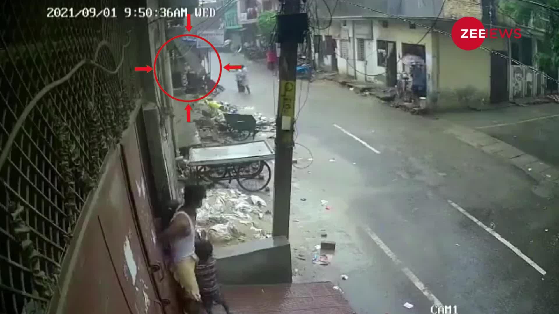 Viral Video: गाजियाबाद में करंट लगने से 5 लोगों की मौत, CCTV फुटेज आया सामने