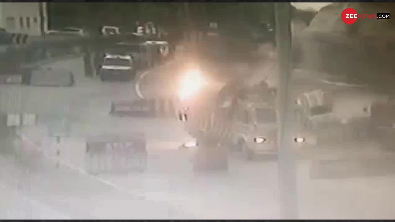 VIDEO : जम्मू-कश्मीर के नगरौटा में सुरक्षाबलों ने ट्रक में 4 आतंकी ढेर किए