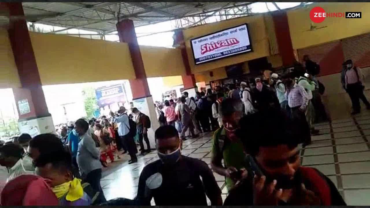 मुंबई : नालासोपारा स्टेशन पर हंगामा, सबके लिए फिर से लोकल ट्रेन शुरू करने की मांग