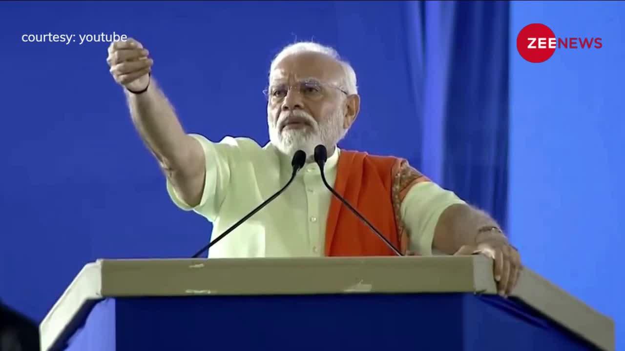 PM Modi का चल रहा था भाषण, तभी लाइट टावर पर चढ़ गई लड़की, प्रधानमंत्री ने की रिक्वेस्ट, तब जाकर उतरी नीचे